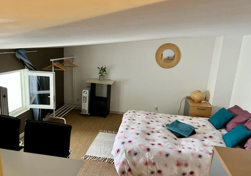 Chambre Alienor D'Aquitaine Bordeaux Luaran gambar